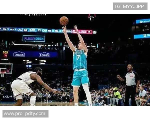 弗拉格连续四场得分30克尼佩尔三分超越库里杰明贡献26分助队取胜